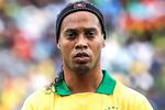 PERFIL Ronaldinho: El brasileño que ganó todas las copas de futbol... ¿incluida una en prisión?