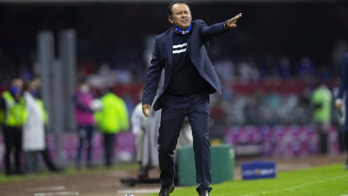  | Juan Reynoso dejó de ser DT de Cruz Azul tras quedar fuera de la Liguilla de futbol mexicano.