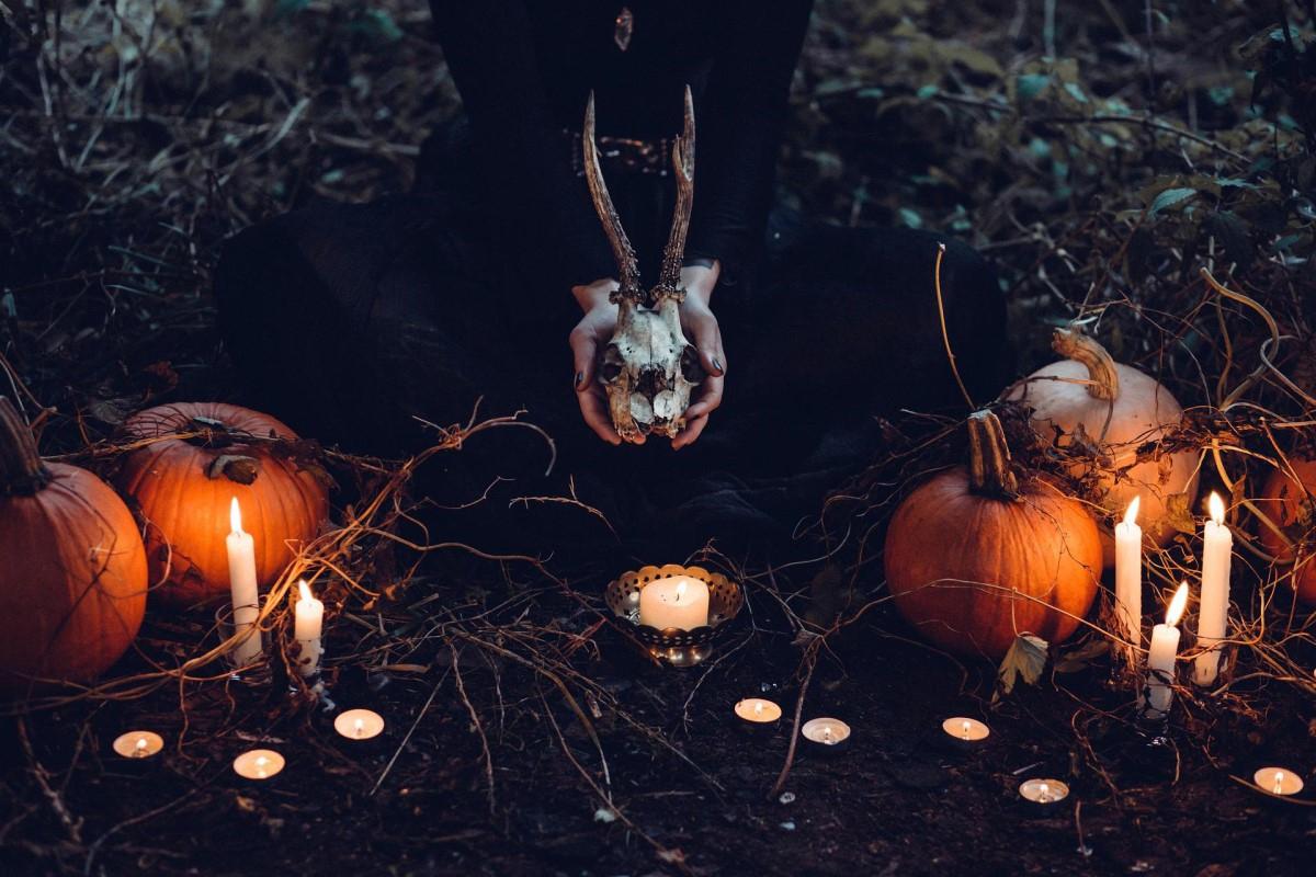 Brujas transforman bolas de fuego | Foto; Pixabay