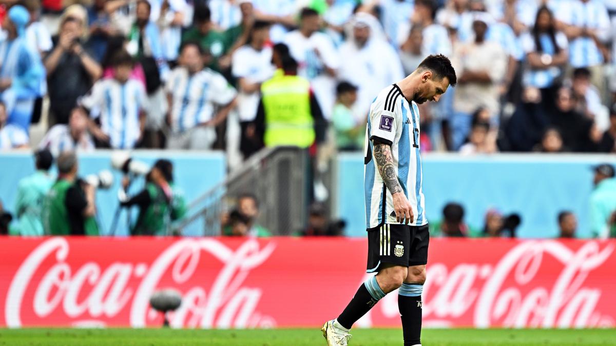 Messi salió del campo con un semblante de tristeza. | Foto: EFE