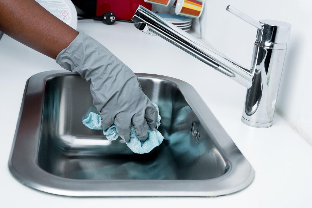 Pixabay | Lavar cada semana los baños y fregaderos hará que tu casa siempre huela a limpio. | Foto: Pixabay