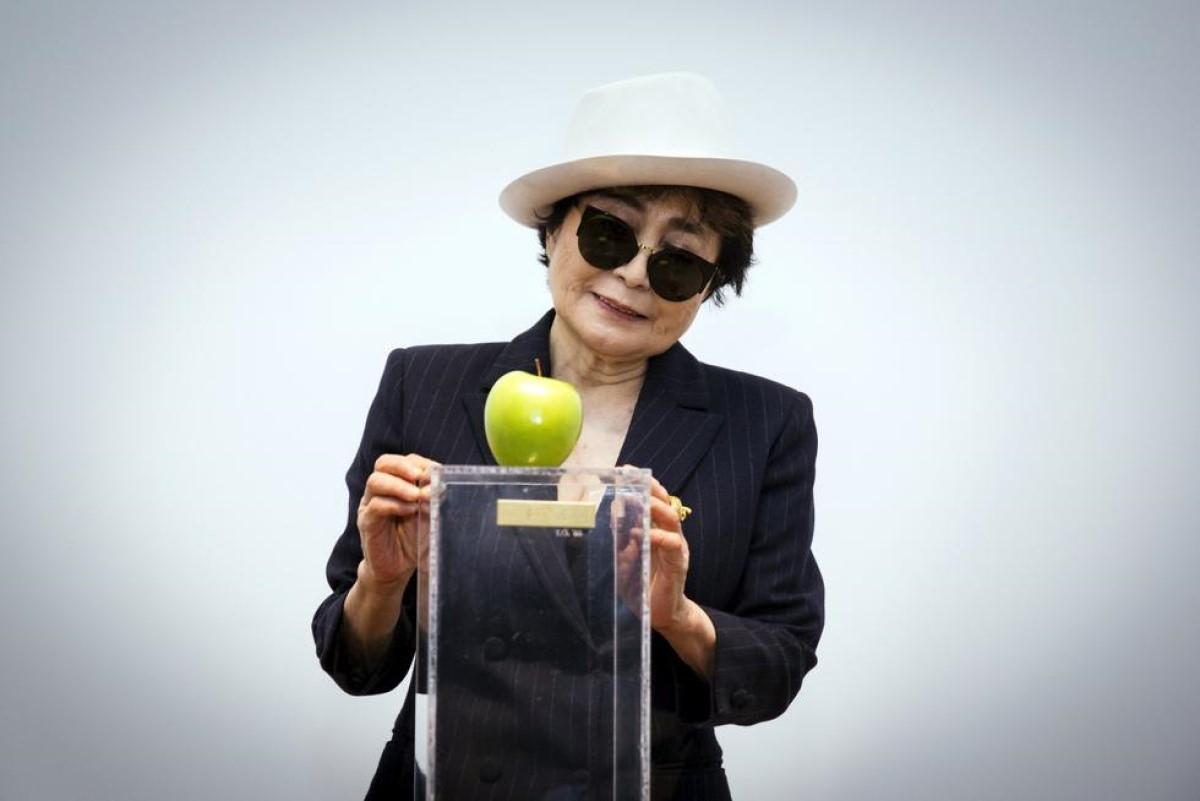 Yoko Ono Viudas | Yoko Ono es una de las viudas más odiadas por los fans de The Beatles.