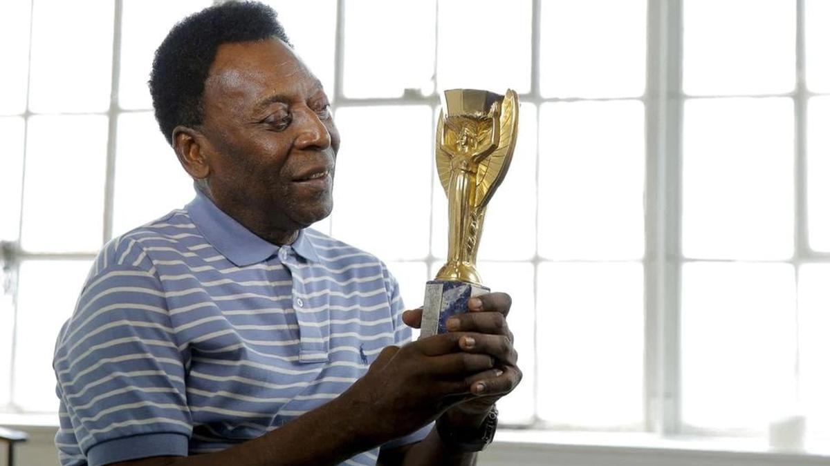 Pelé familiares se despiden | La salud de Pelé se encuentra sumamente deteriorada según un reporte.