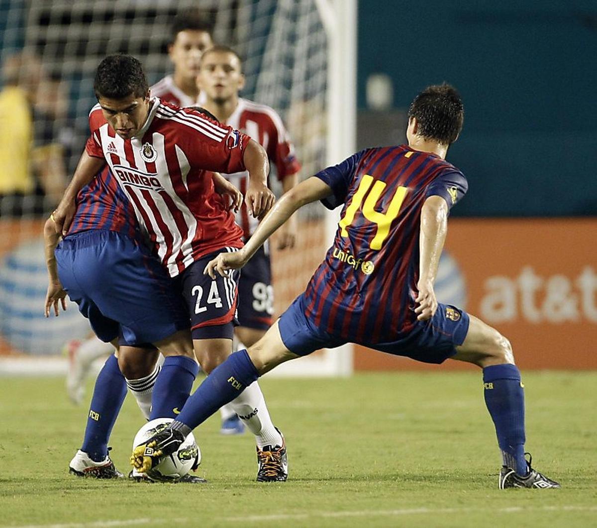 Amistoso | Las Chivas le dieron una paliza al Barcelona de Pep Guardiola en el 2011. Crédito: AP.