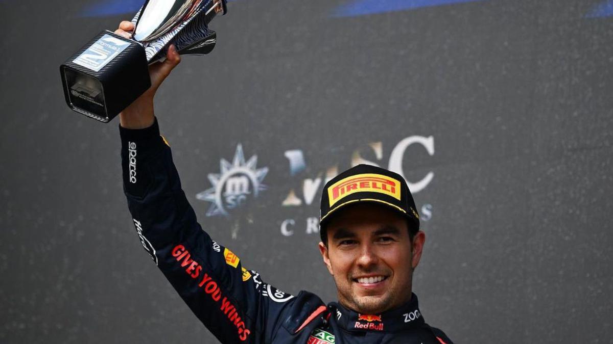 Checo Pérez | El piloto de la F1 será parte de una campaña de una marca de hamburguesas para el GP de México. Crédito: Instagram @schecoperez.