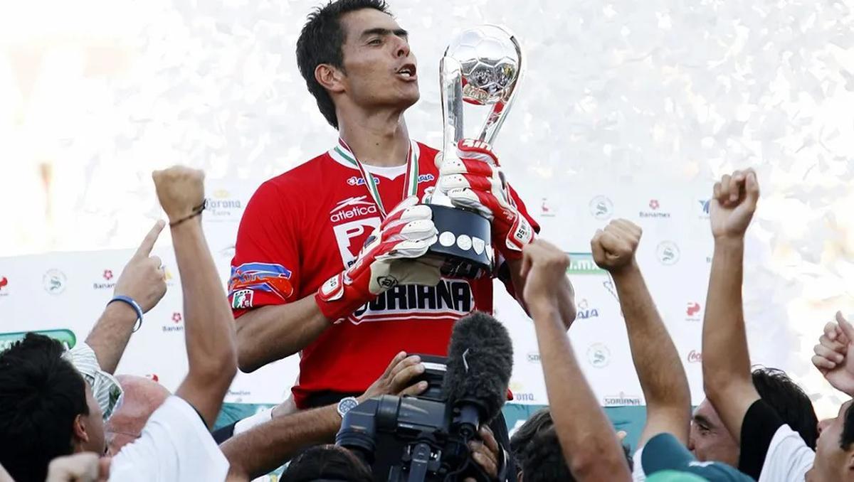 Oswaldo Sánchez | El arquero fue uno del protagonistas del título obtenido en el 2008. Crédito: Mexsport.