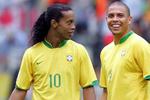 La vez que Ronaldo y Ronaldinho jugaron con los dorsales cambiados