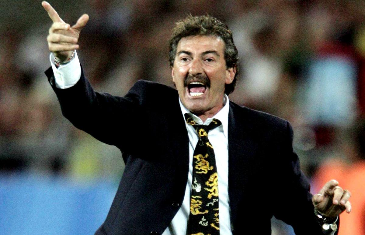 La más famosa de sus cábalas es cuando usó una corbata con un dragón hasta el Mundial de Alemania 2006. | Foto: @ShowmundialShow