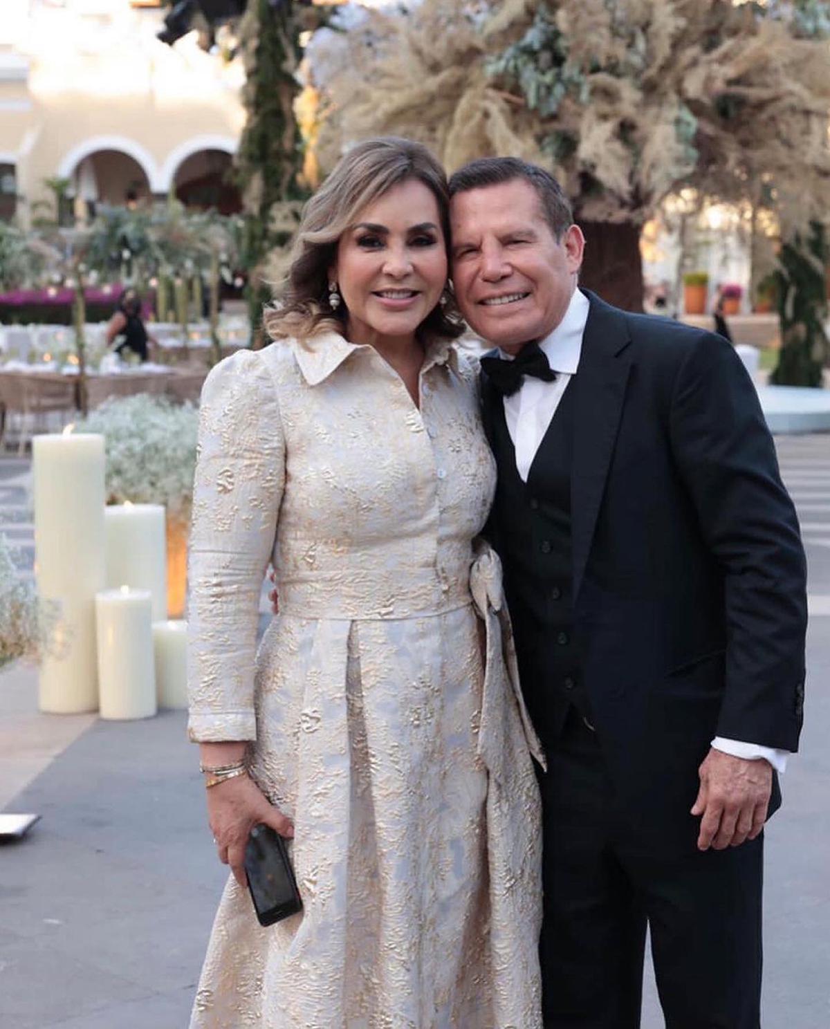 Julio Cesar Chávez | El boxeador se casó con Myrian Escobar, viuda de su amigo y formó una nueva familia. Fuente Instagram @jcchavez115