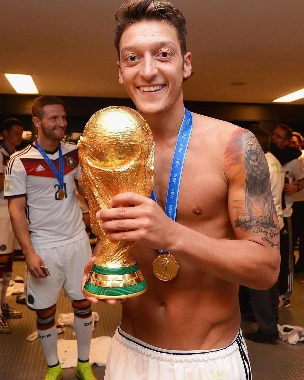  | Mesut Özil y la Copa del Mundo. Fuente: Instagram @m10_official
