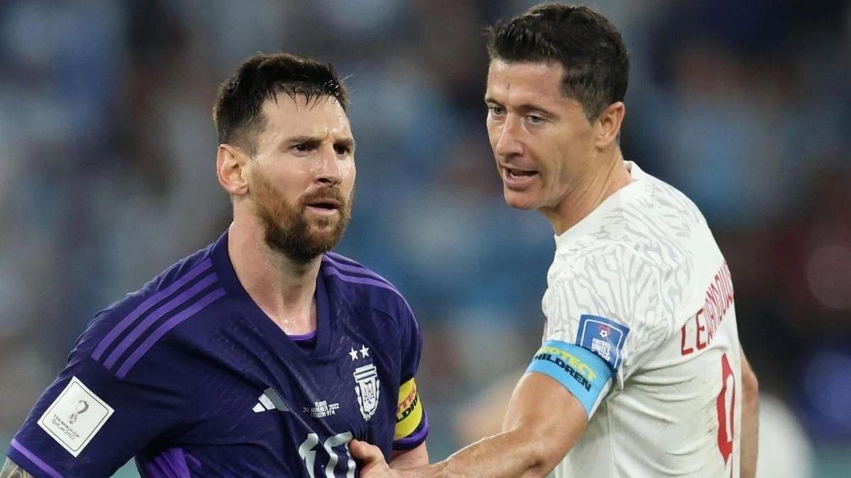  | Lewandowski y Messi durante el duelo disputado en el Mundial de Qatar. 