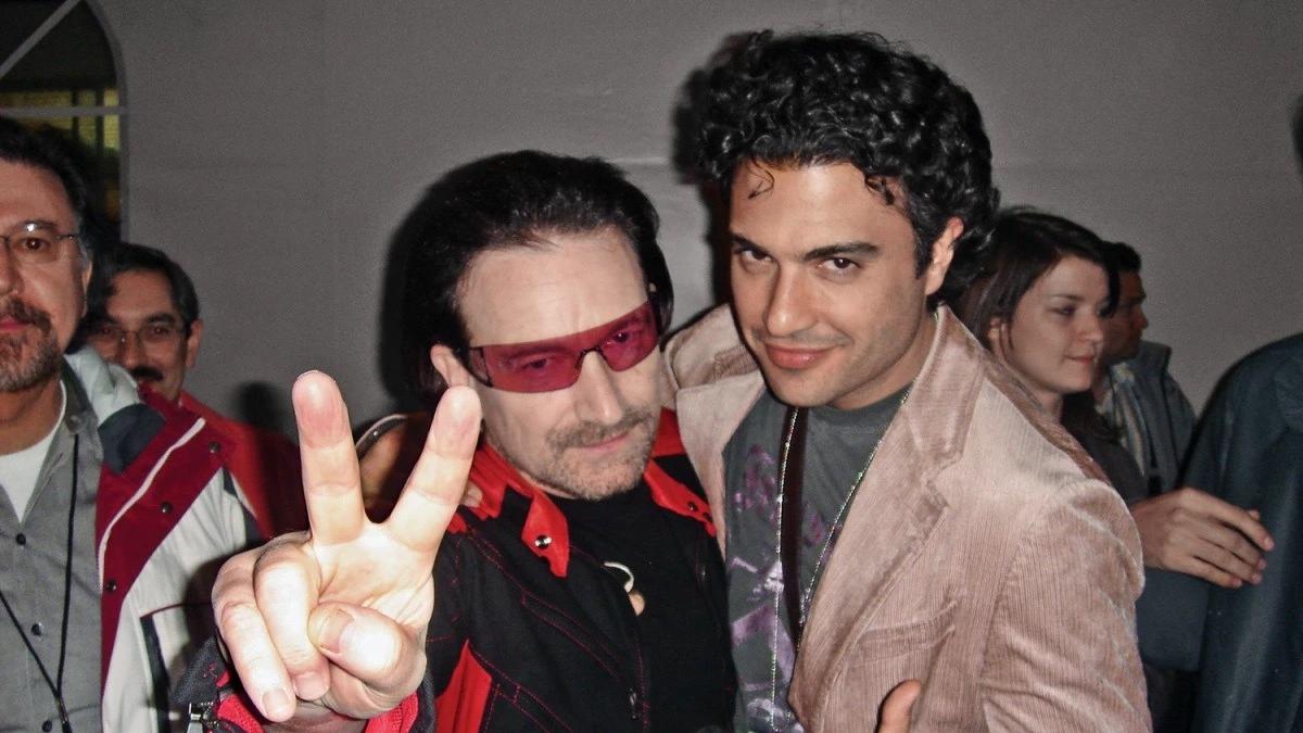 Bono y Jaime Camil son grandes amigos desde hace años.