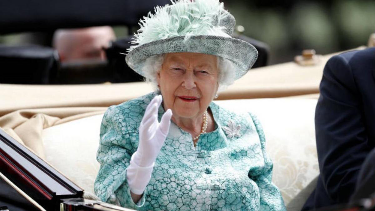 La Reina Isabel está de fiesta al cumplir 70 años al frente de la nación británica.