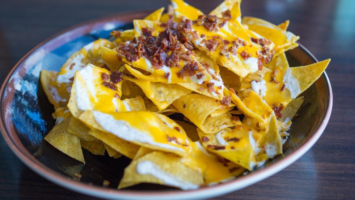  | Los nachos son un platillo especial que son invento de un cheff mexicano.