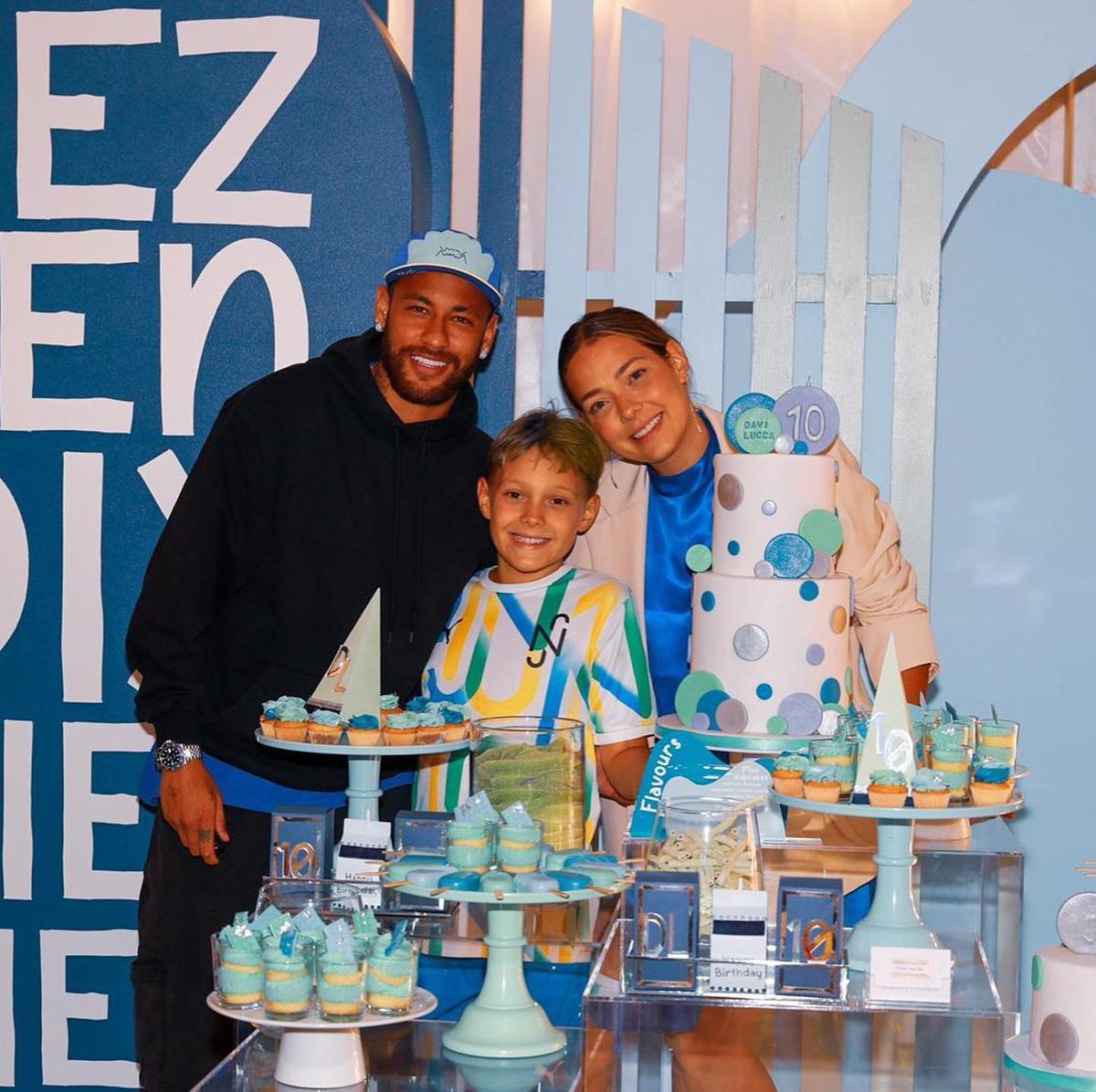  | Neymar, Carolina Dantas y su hijo. Fuente: Instagram @candantas