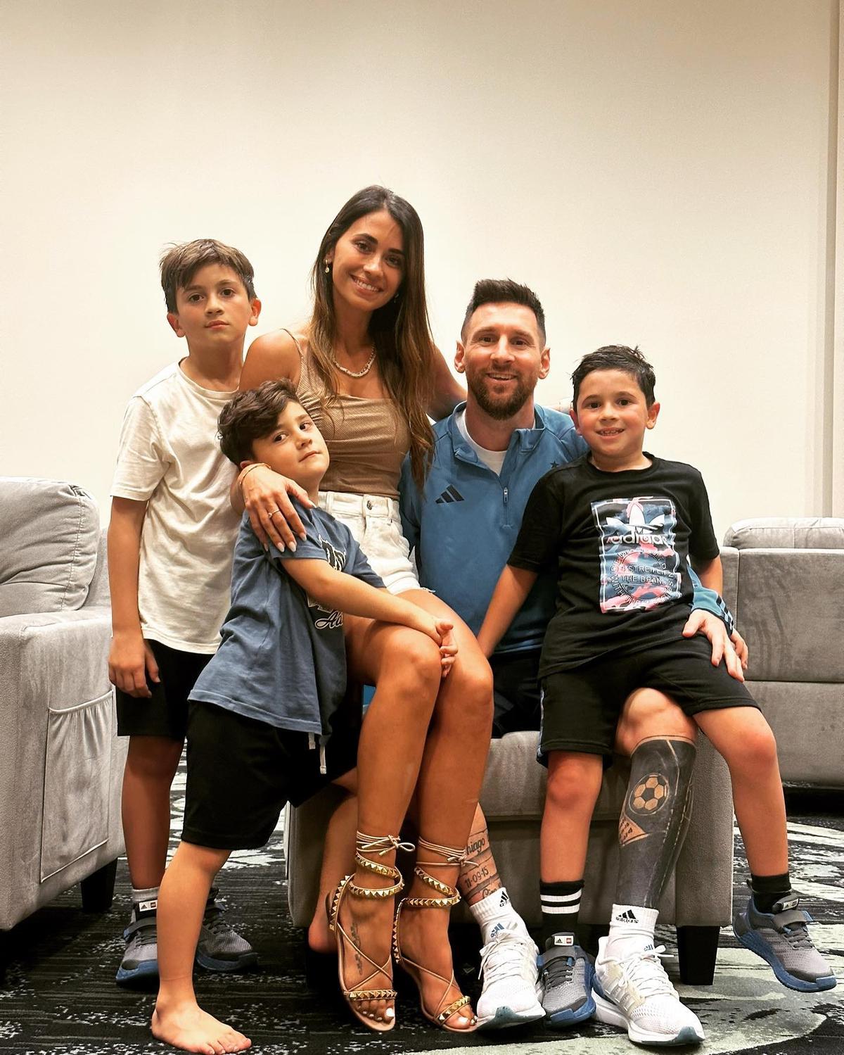  | Lionel Messi y su familia. Fuente: Instagram @leomessi