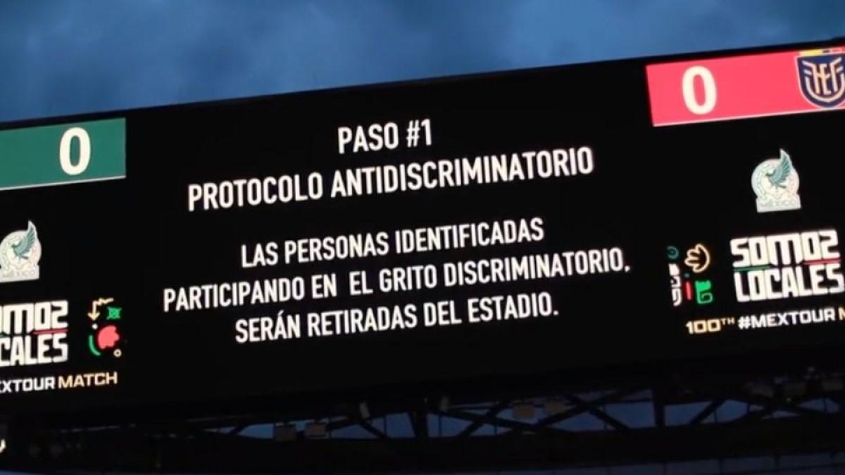 México Ecuador Grito Homofóbico | El juego entre México y Ecuador se detuvo por alrededor de siete minutos.