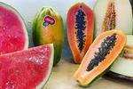 Sandía, melón y papaya: ¿Por qué no debes comprarlas cortadas en mitades?