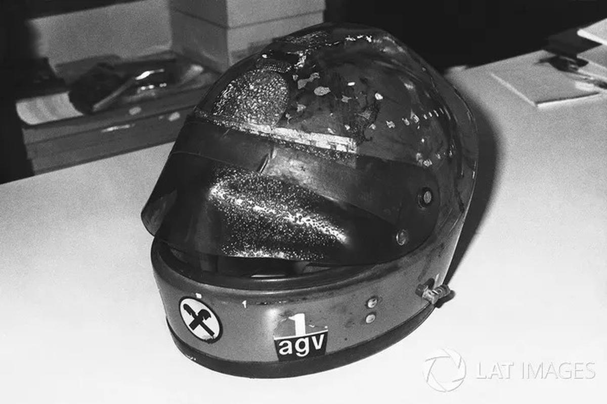 Niki Lauda | Así quedó el casco del piloto austríaco tras el accidente. Crédito: LAT Images.