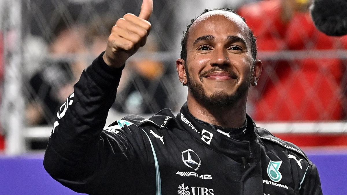 El piloto británico de Fórmula Uno Lewis Hamilton de Mercedes saldrá en el primer lugar. /EFE