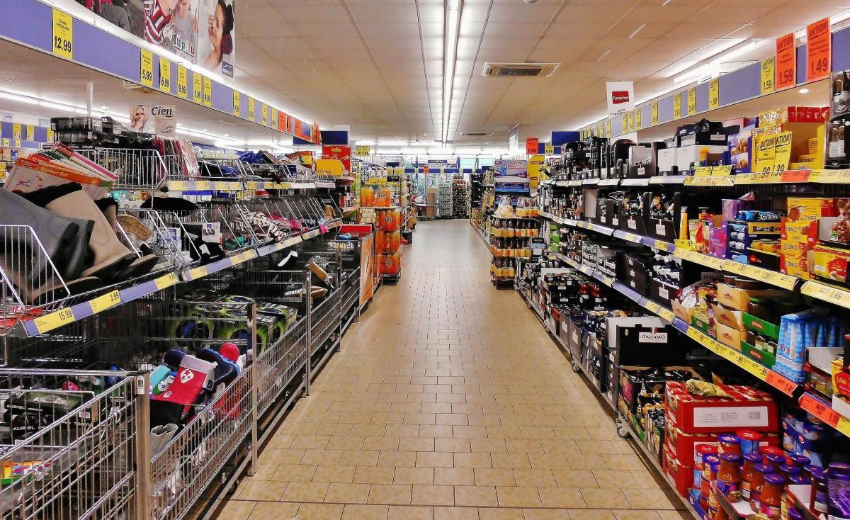 Supermercados no tienen ventanas | En un Supermercado llegas a perder la noción del tiempo.