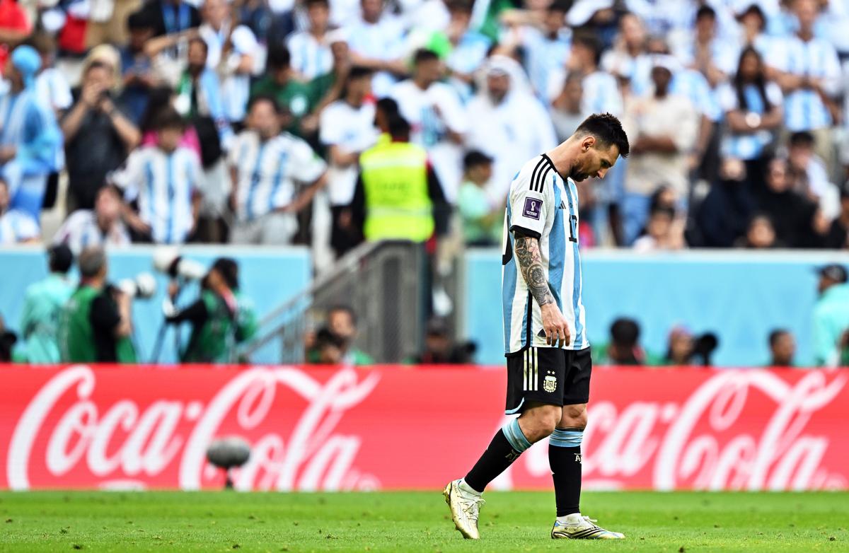 EFE | Messi salió del campo con un semblante de tristeza. | Foto: EFE