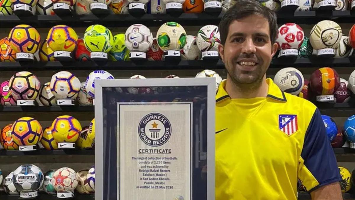 Rodrigo Romero Saldívar | El mexicano ostenta un récord Guinness con los balones de futbol. Crédito: La Nación.
