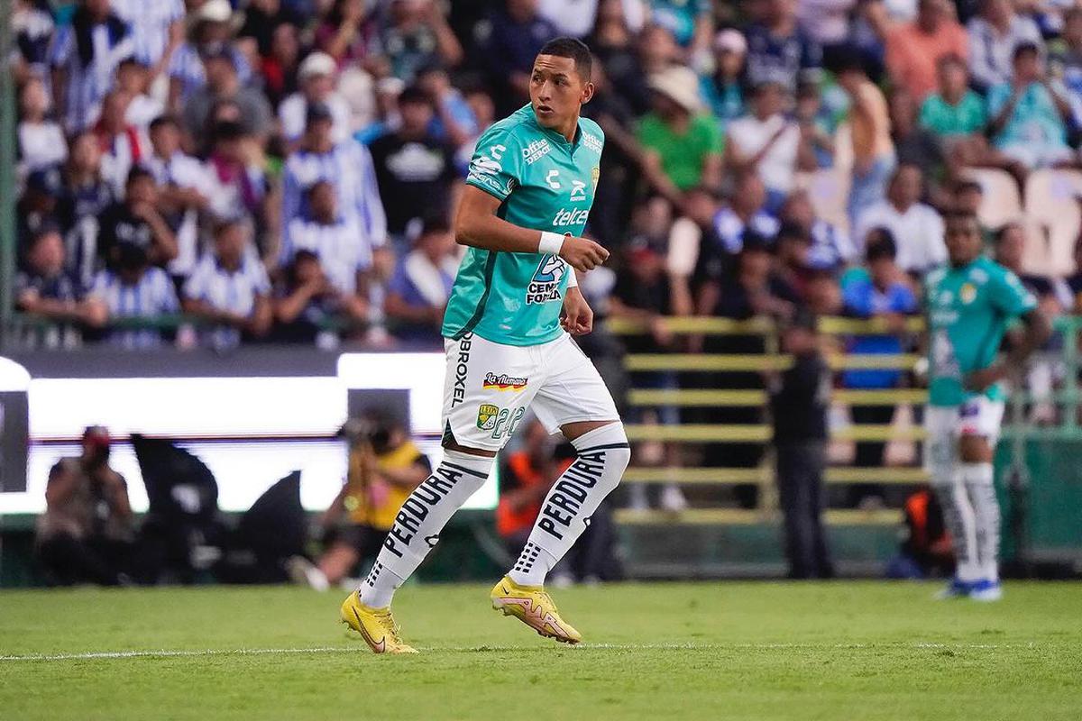 Sueño cumplido | Jugó un minuto, logrando su sueño de debutar en la Primera División con León. Fuente: Instagram @roman.jr_
