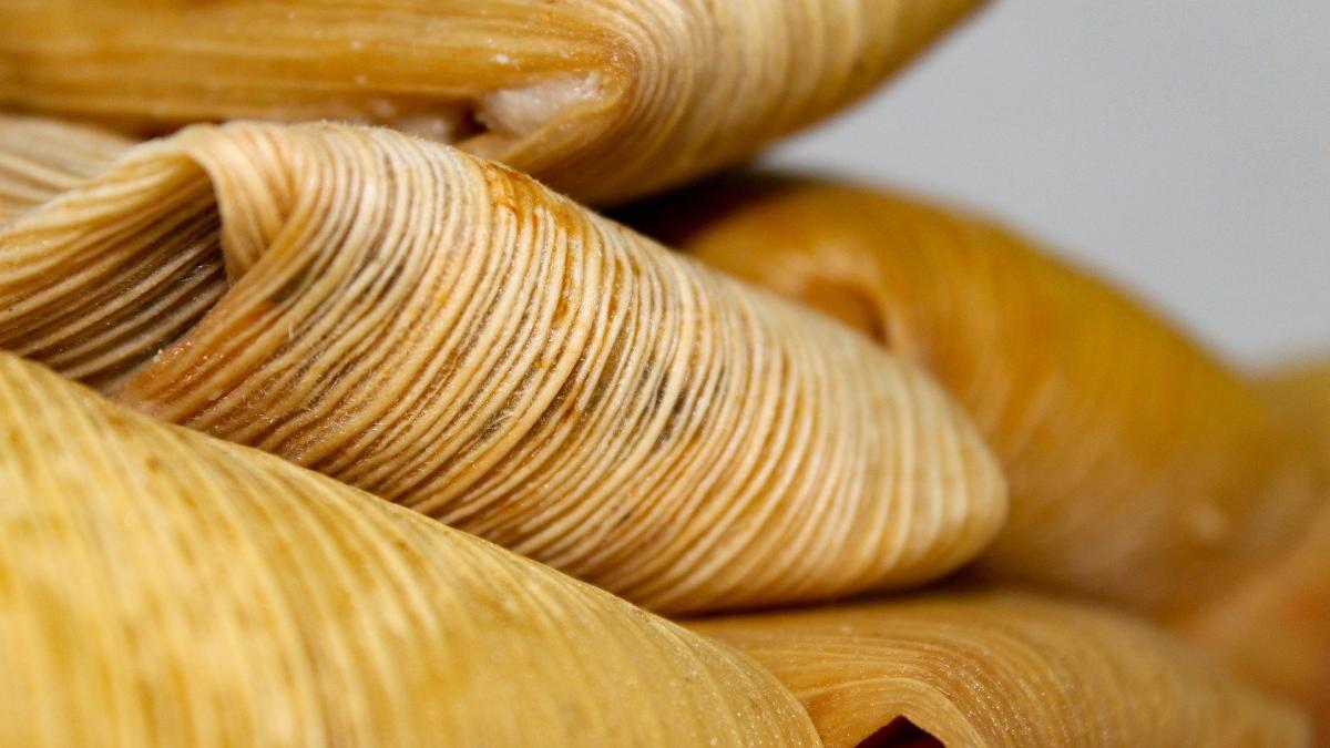 Los tamales y atole de cempasúchil son una delicia. | Foto: Pixabay