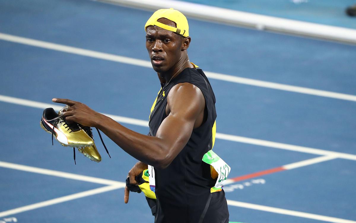 Usain Bolt y sus tenis negro y dorado | Iguales a las Avryn de Adidas
Foto: @ShowmundialShow