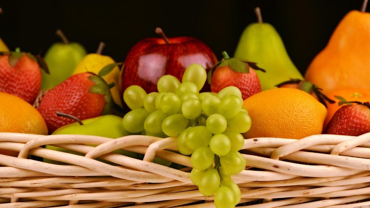 Frutas | Conoce cuáles no son recomendables para comer por la noche.