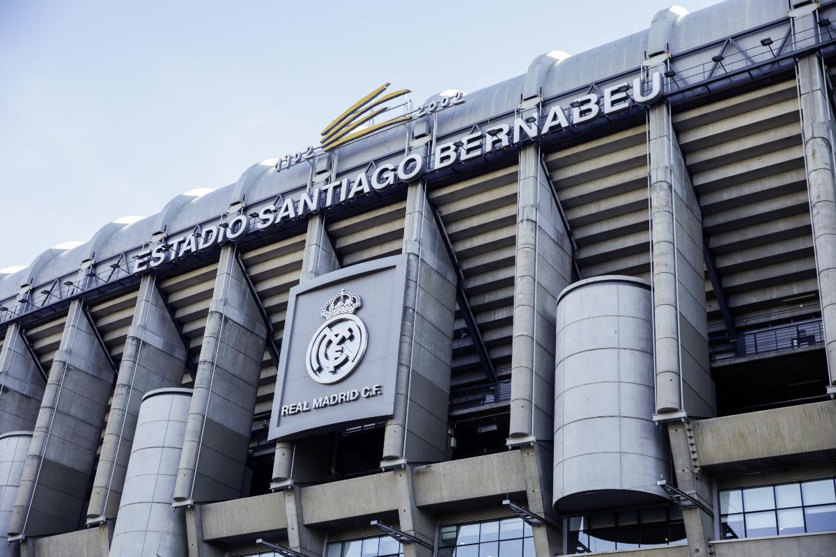 undefined | El club se fundó en 1902 y cambió el nombre en 1920 a Real Madrid.