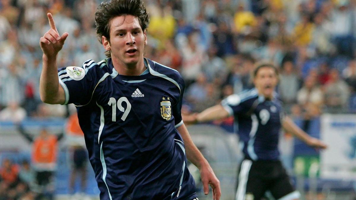  | El argentino levantó la Copa del Mundo en su quinto torneo.