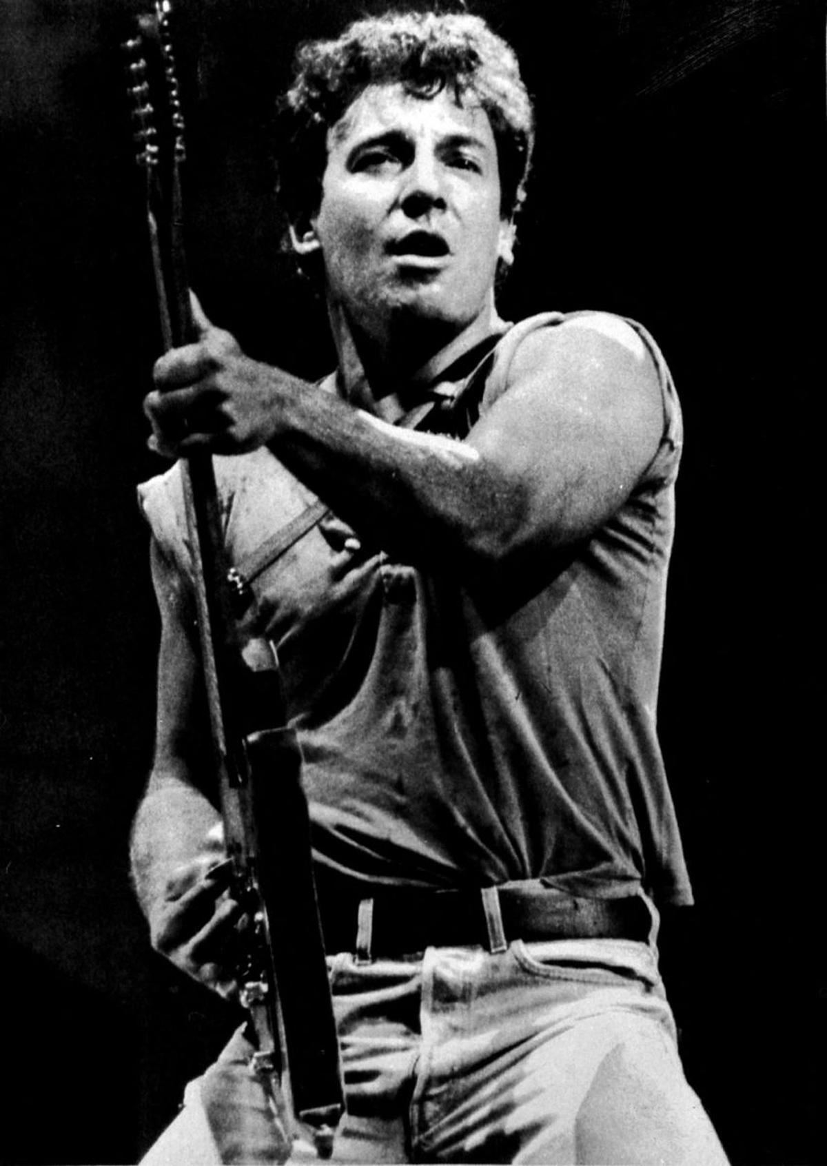 | Bruce Springsteen toca el primero de dos conciertos con entradas agotadas en Canadá, el 26 de agosto de 1985. REUTERS