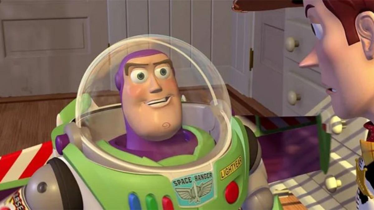 Buzz Lightyear tendrá una película mucho antes que el vaquero Woody.
