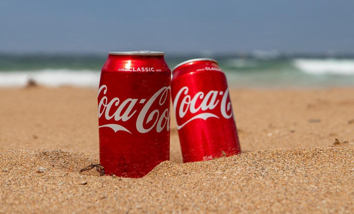 Coca-Cola botella vidrio plástico | La Coca-Cola de lata tiene un ligero sabor a metal.