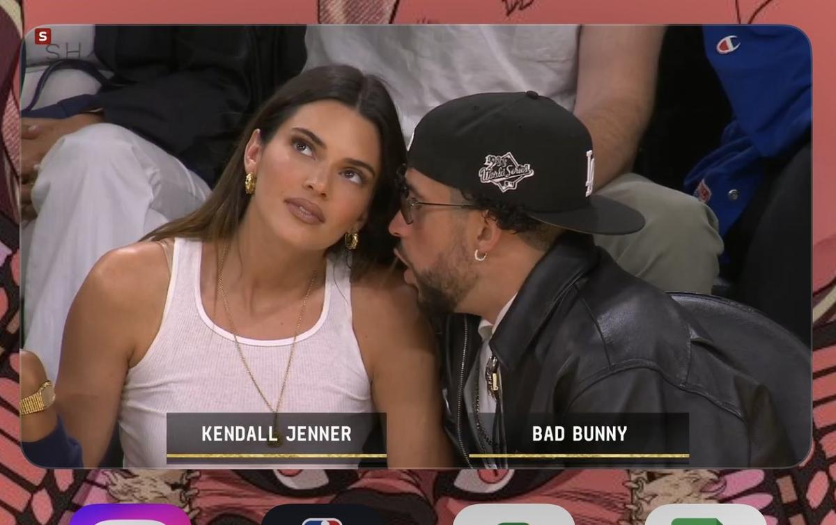 Especial | Bad Bunny y Kendall Jenner se dejaron ver en primera fila del Crypto.com Arena. | Foto: Especial