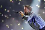 Coldplay toca ‘Green Eyes’, sube a fan al escenario en último concierto en el Foro Sol