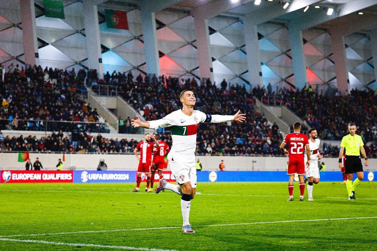  | Cristiano Ronaldo con Portugal. Instagram: @cristiano