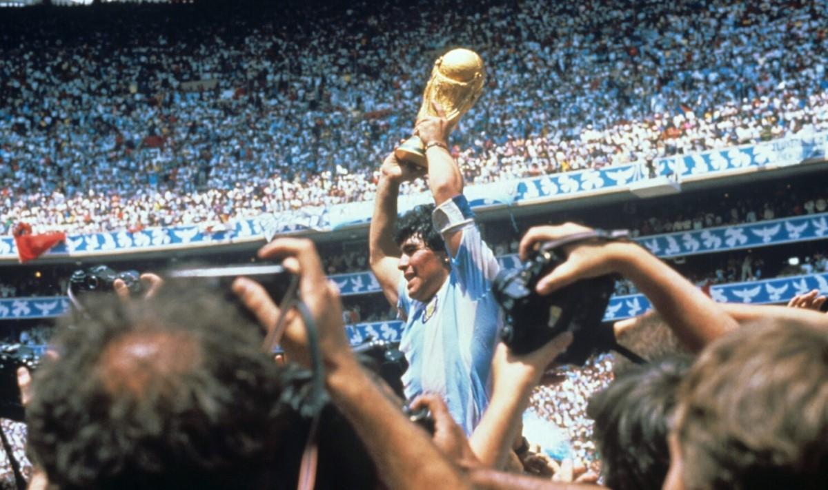 Maradona Campeón del Mundo | Maradona ha sido Campéon del Mundo en el Estadio Azteca.