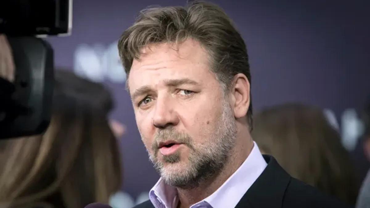 Famosos malos hábitos Russell Crowe | Russell Crowe es uno de los famosos con pésimos hábitos de higiene corporal.