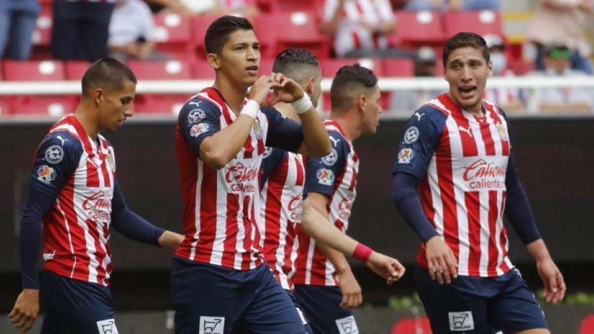  | Chivas busca urgentemente un triunfo ante Pumas este fin de semana.