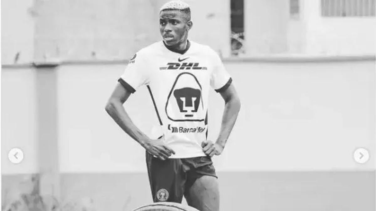 Víctor Oshimen | El nigeriano del Napoli de Italia sorprendió tiempo atrás con la playera de los Pumas de la UNAM. Crédito: instagram @@victorosimhen9.