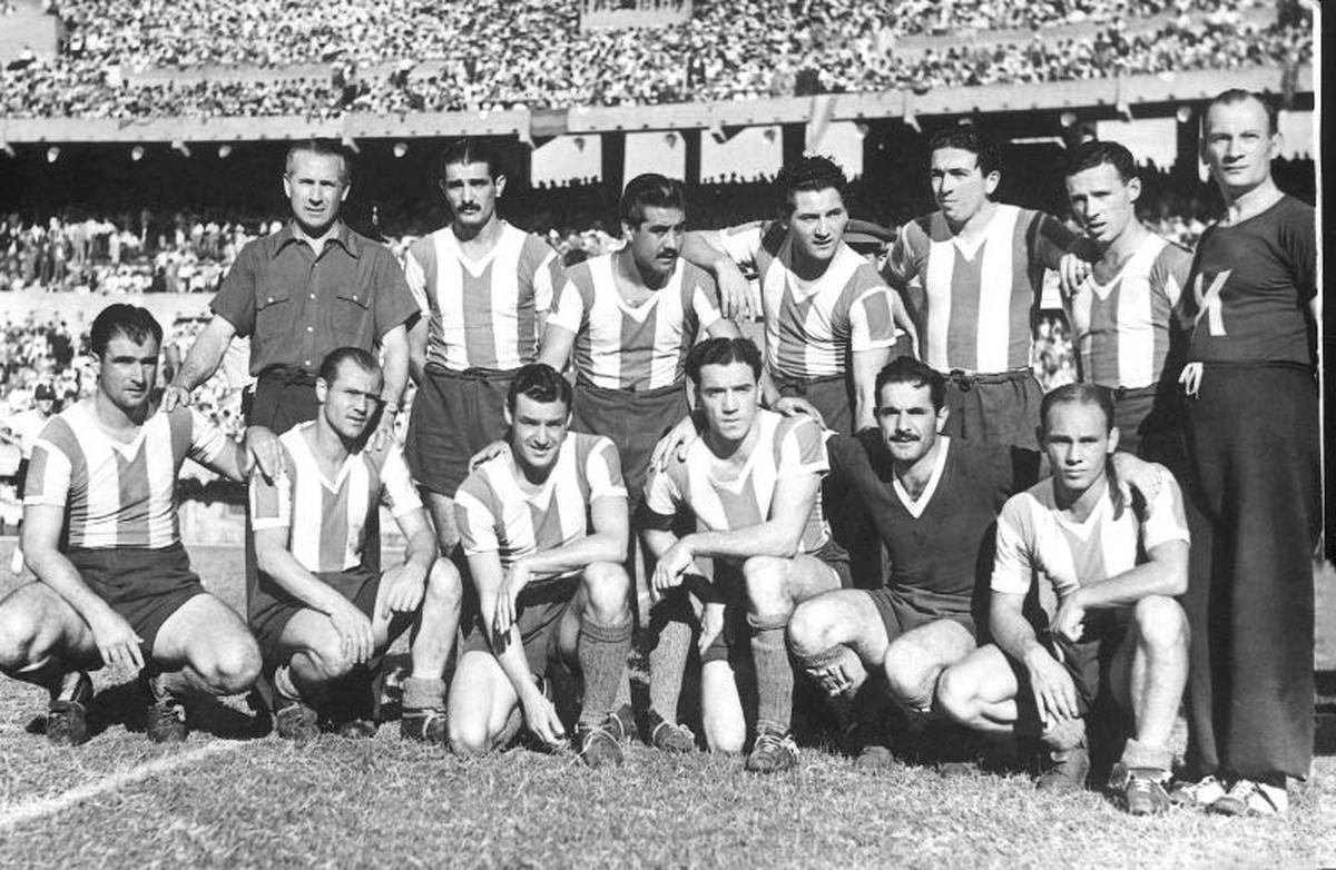 Argentina otra vez campeón | Ante la cantidad de figuras que Argentina presentaba de cara a la Copa América de 1947, sus directivos decidieron realizar un plebiscito para definir su convocatoria y fue campeón. (Conmebol)