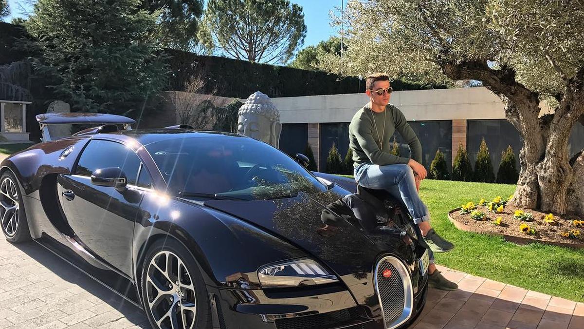  | El Bugatti Veyron de Cristiano Ronaldo sufrió un accidente.