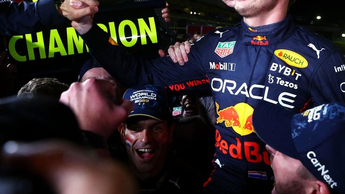  | Max Verstappen se convirtió en bicampeón del mundo en Japón.