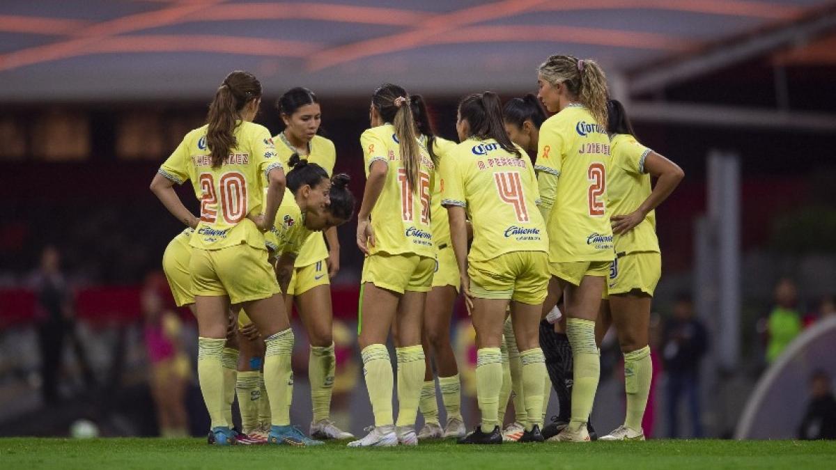 DIversas jugadoras del Club América Femenil han sido acosadas por un fan.