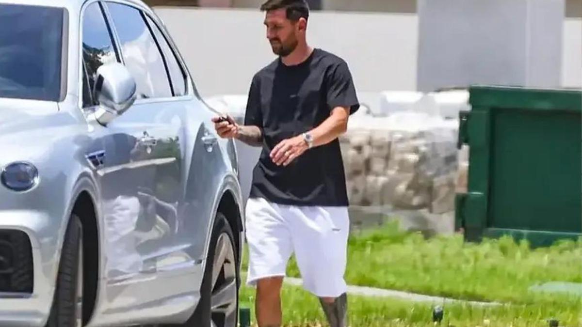 El nuevo auto de Messi | Para pasear por la ciudad con la familia
Foto: Redes Sociales