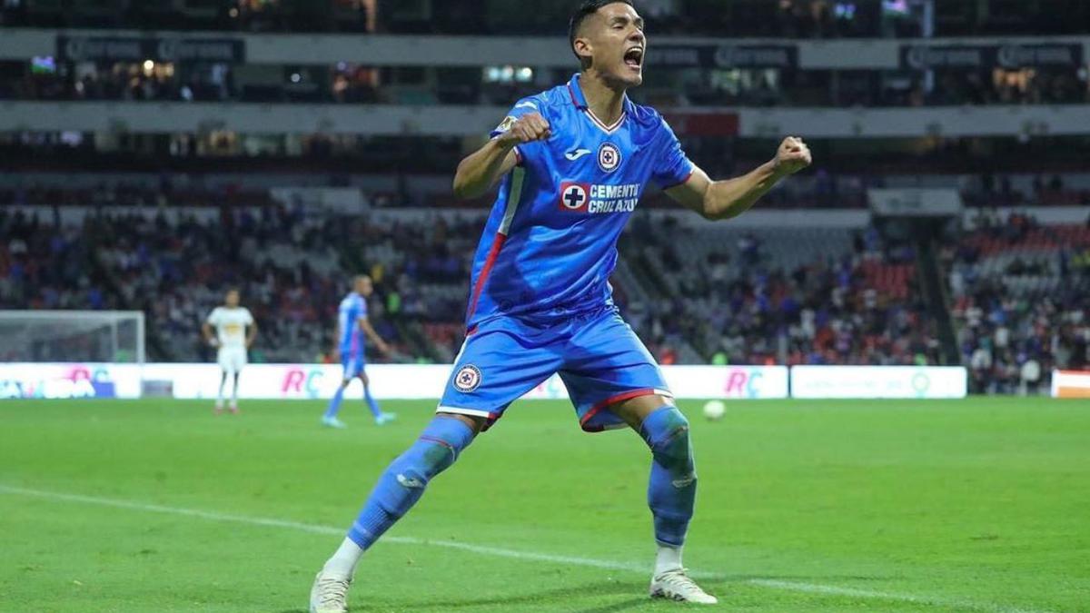 Uriel Antuna | El futbolista de Cruz Azul lo apodaban de otra forma cuando jugaba en su barrio. Crédito: Instagram @urielantuna90.