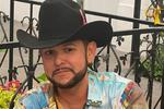 Intentan asaltar autobús de Toño Lizárraga en Sinaloa; un músico resulta herido